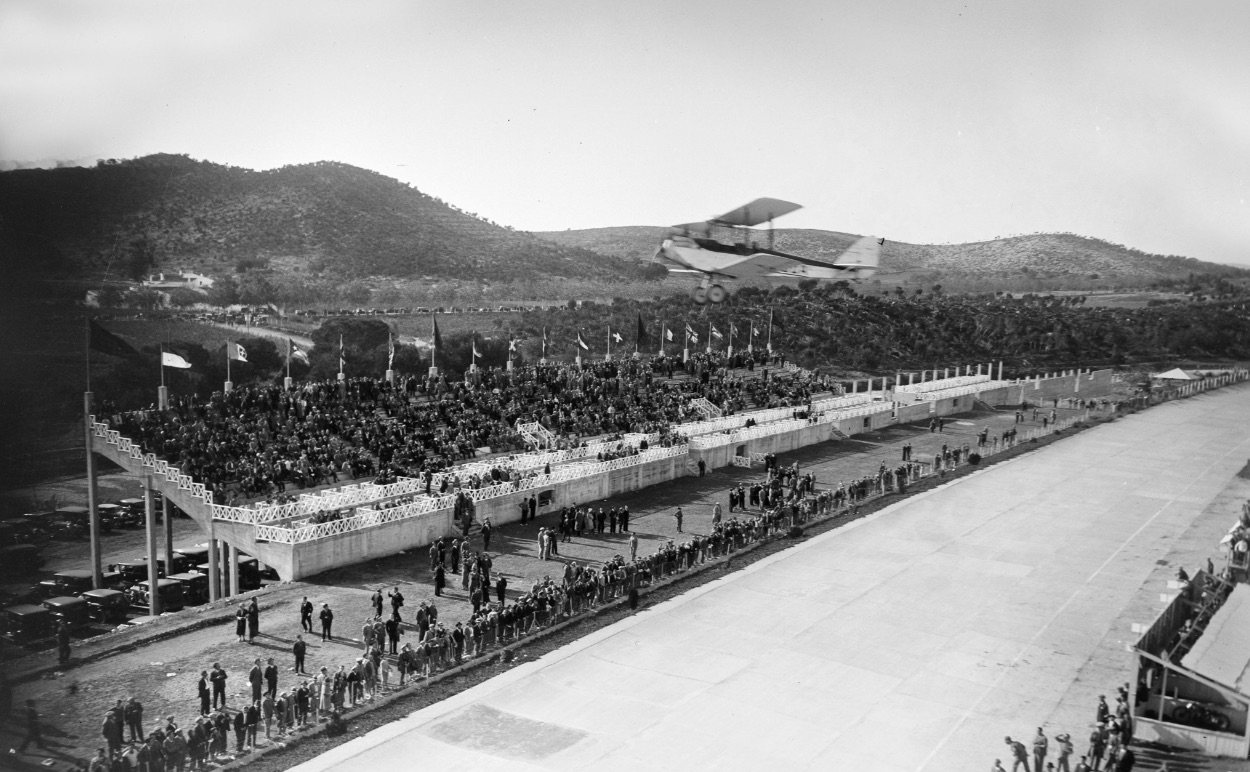 La tribuna de l’Autòdrom: punt de trobada d’una història recuperada