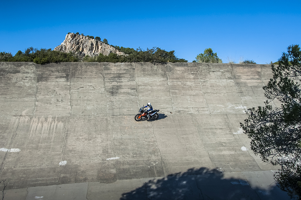 Les motos trepitgen l’Autòdrom 3